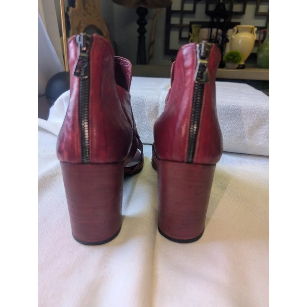 New! Benheart 40/9.5-10 Glove leather Red Heel Zip Open Toe Sandals