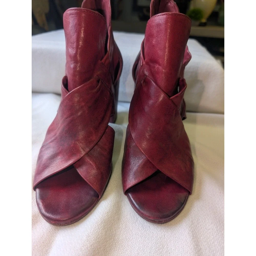 New! Benheart 40/9.5-10 Glove leather Red Heel Zip Open Toe Sandals