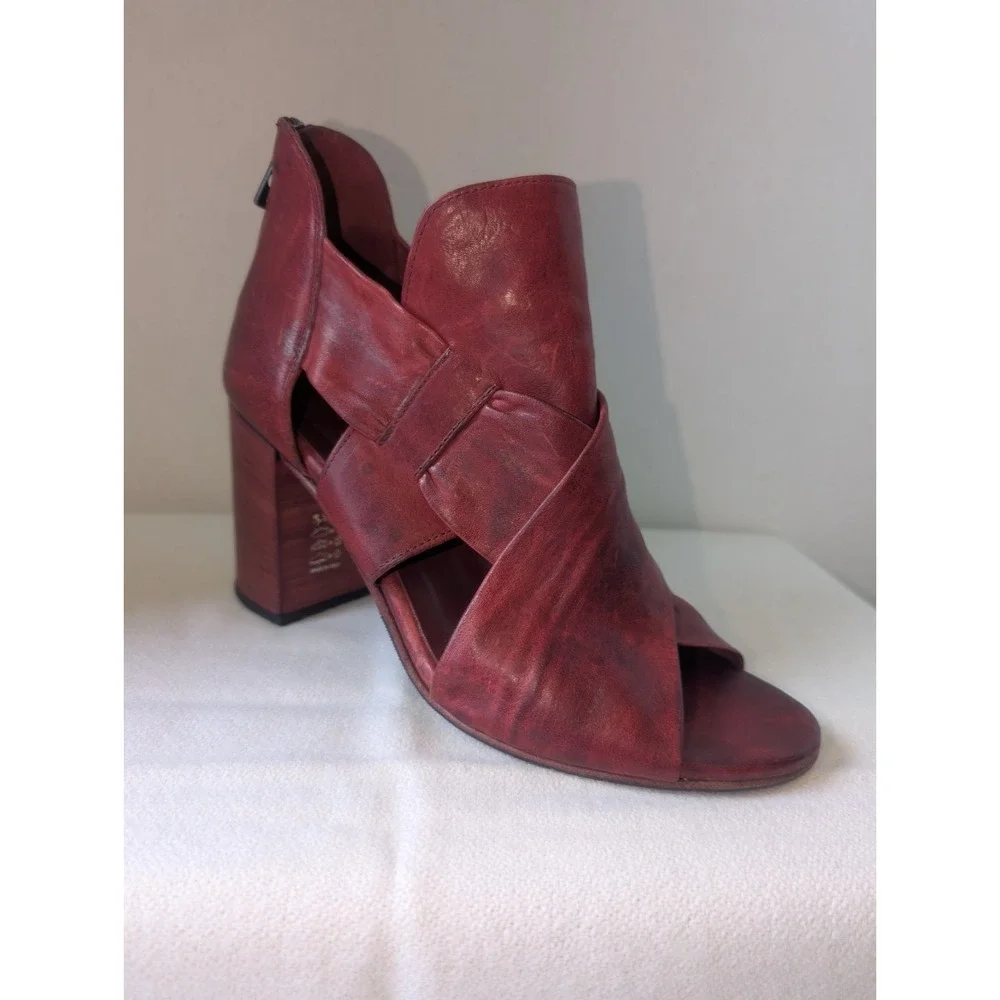 New! Benheart 40/9.5-10 Glove leather Red Heel Zip Open Toe Sandals