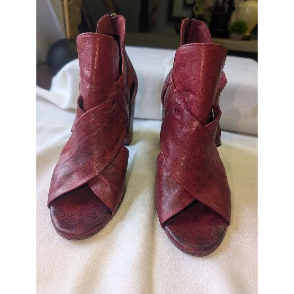 New! Benheart 40/9.5-10 Glove leather Red Heel Zip Open Toe Sandals