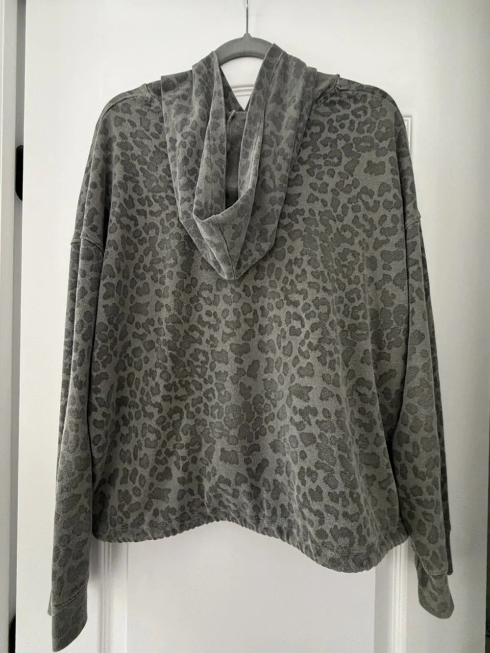 Sundry Leopard Print Drawstring Hem Hoodie Gray Large Size 3 Made in USA