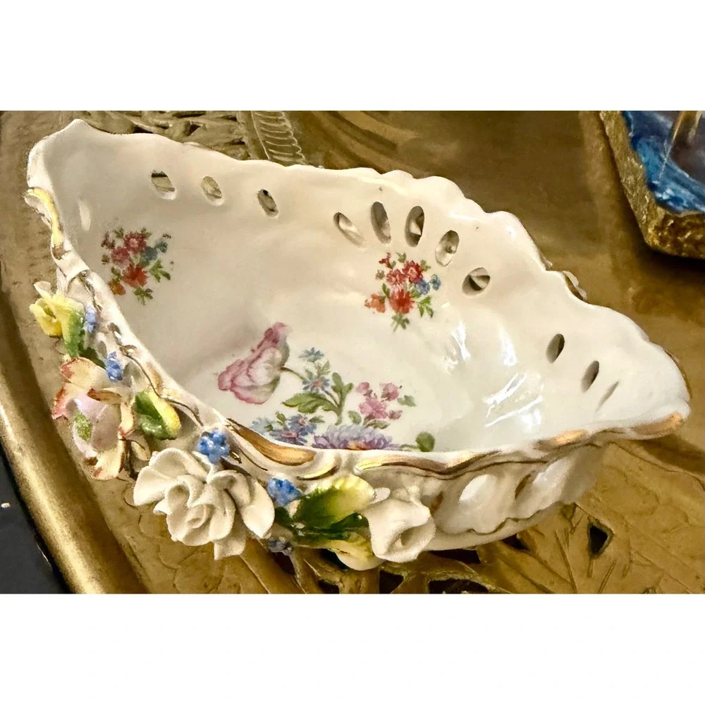 N/A piece gilt 3d