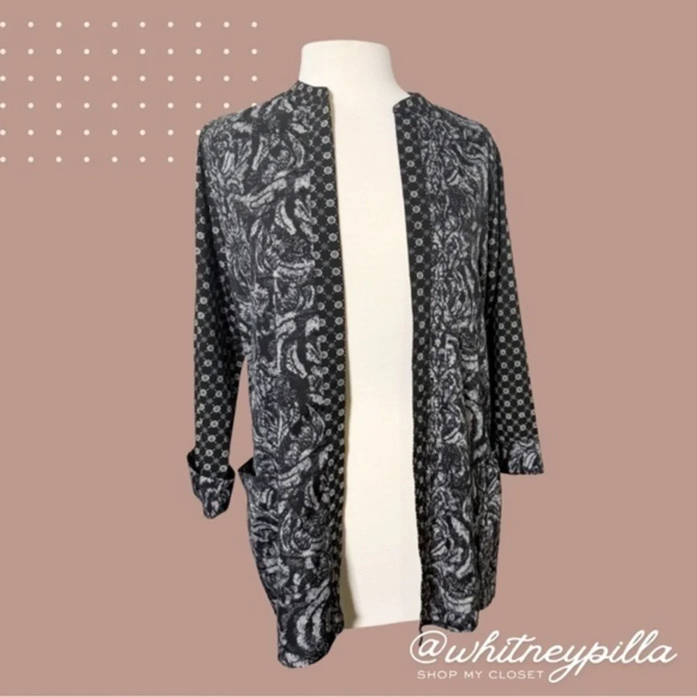 3/$20 H&M Top Black & White Floral Duster Kimono Cardigan 3/4 sleeve