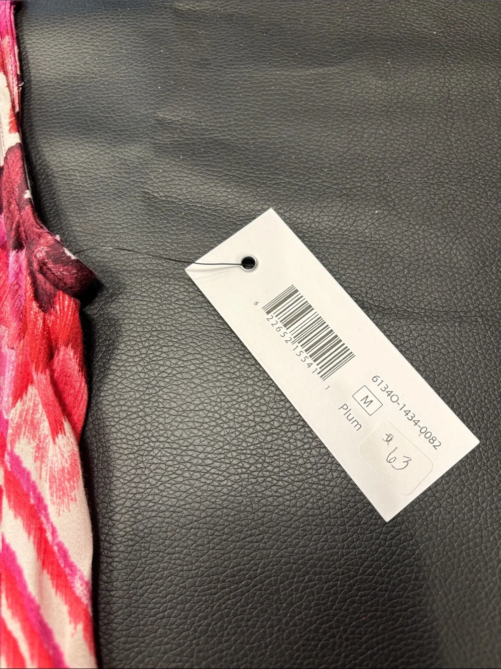 Tribal jeans￼ attached tags closure
