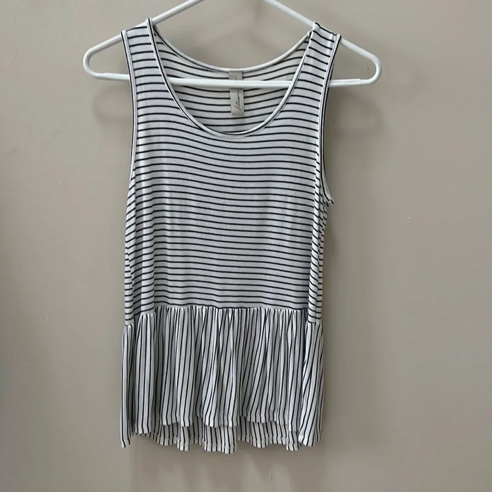 Allison Joy Sleeveless White & Black striped top size S