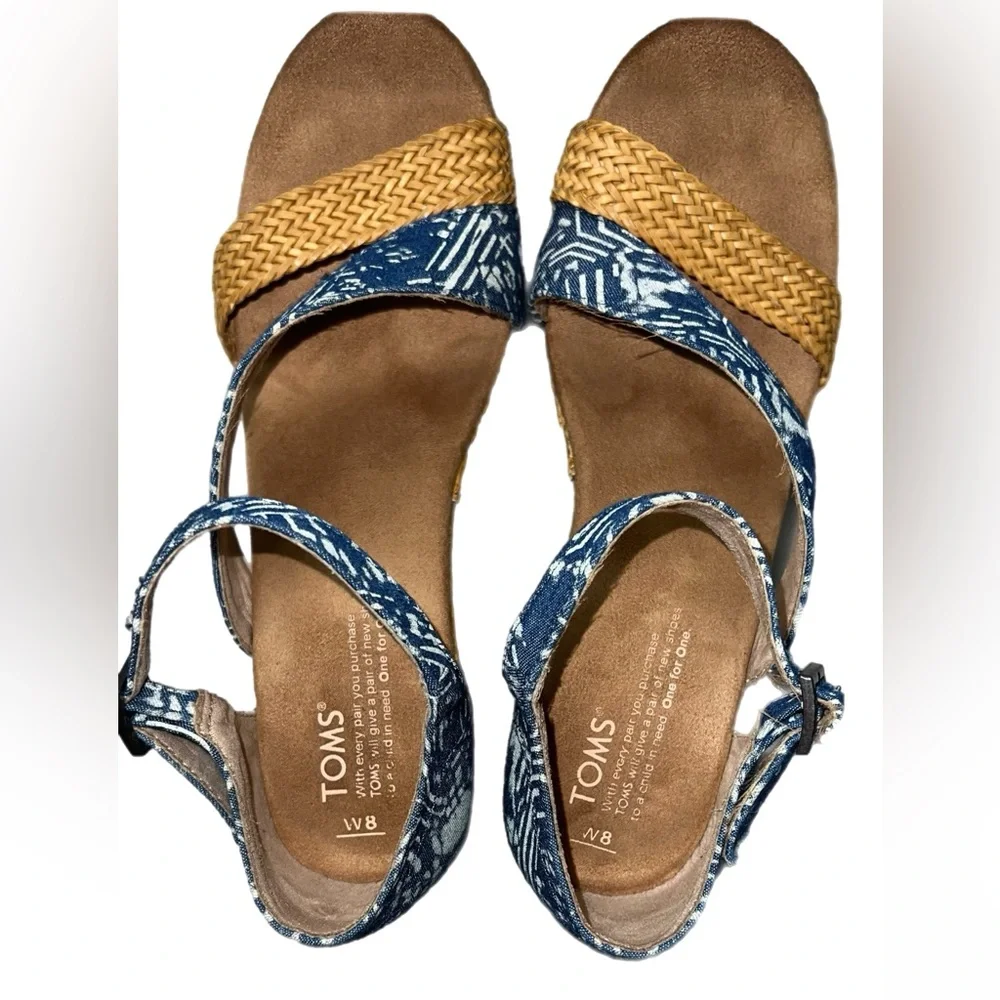 Toms size w8