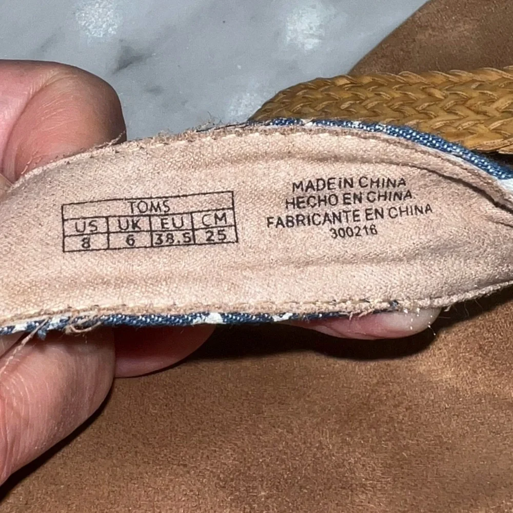 Toms size w8