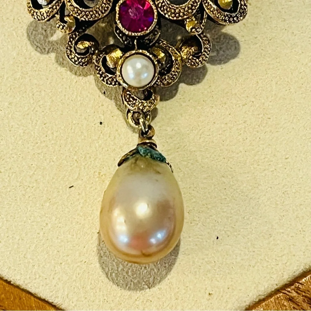 N/A elegant vintage