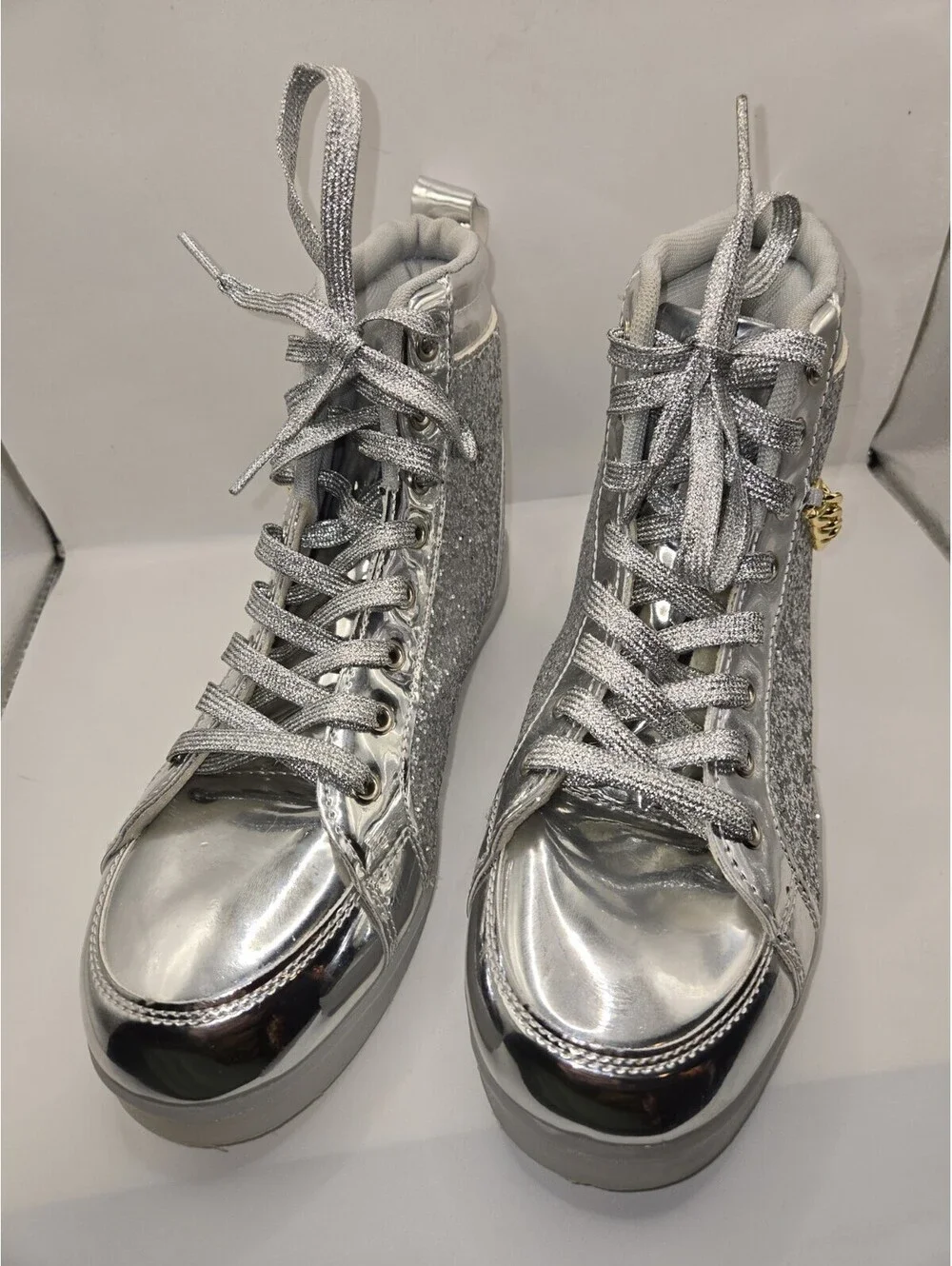 N/A both shoes