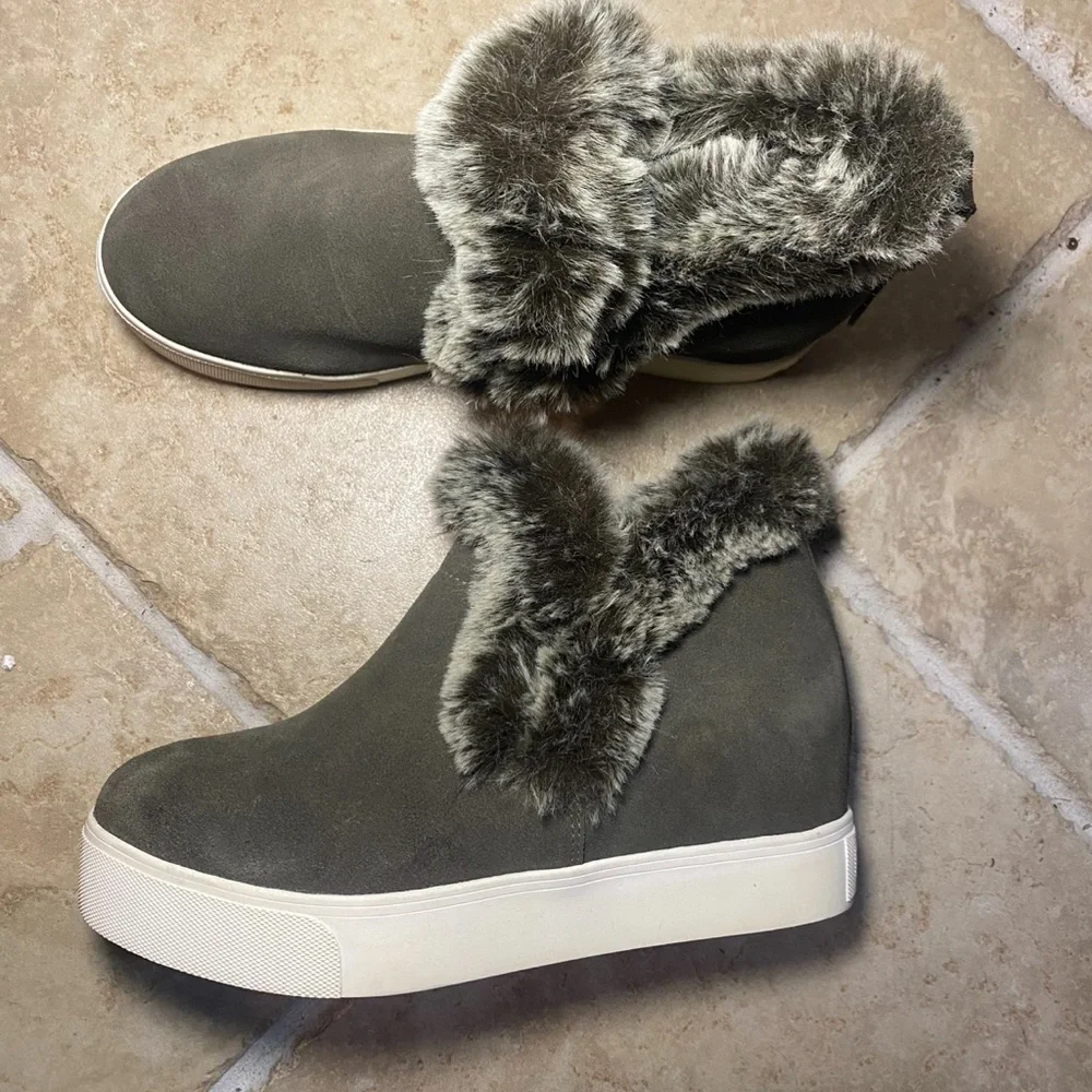 J/SLIDES cozy suede