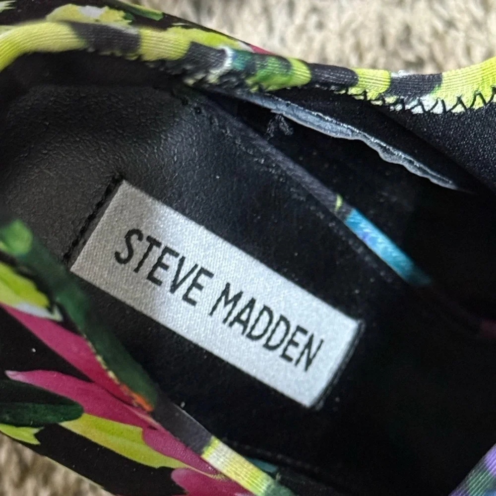 Steve Madden bold floral