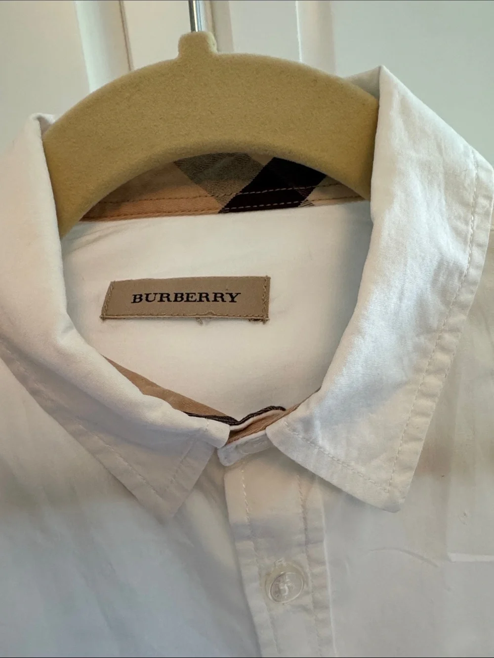 Burberry clean white