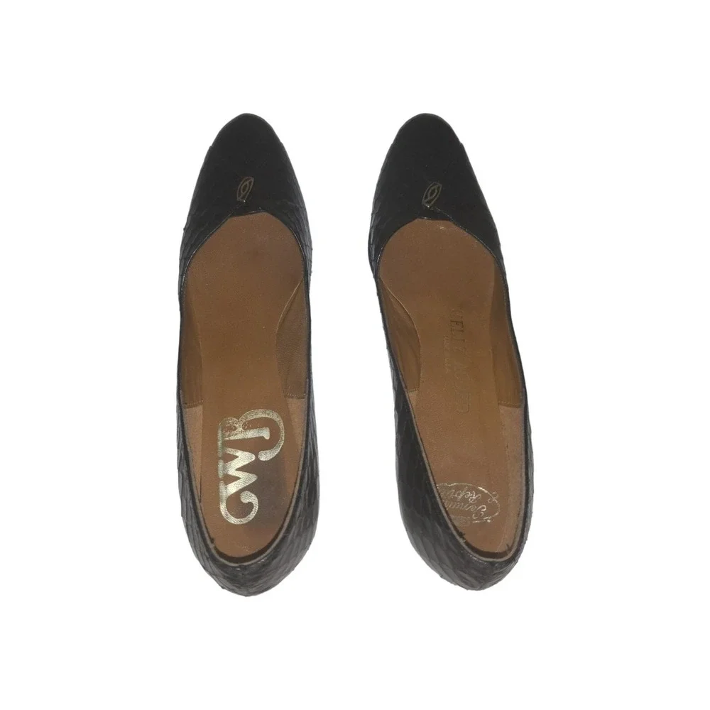 Clarks pre owned