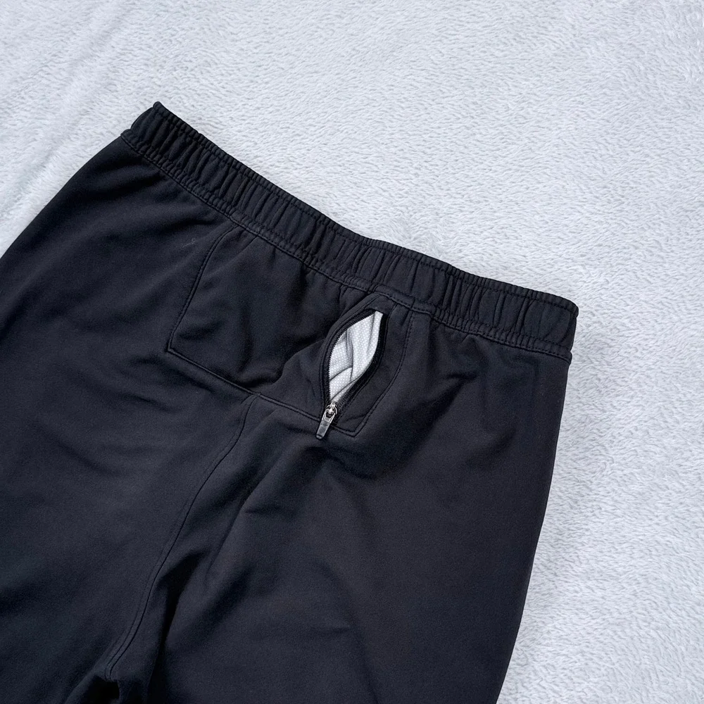 Nike measurements features drawstrings