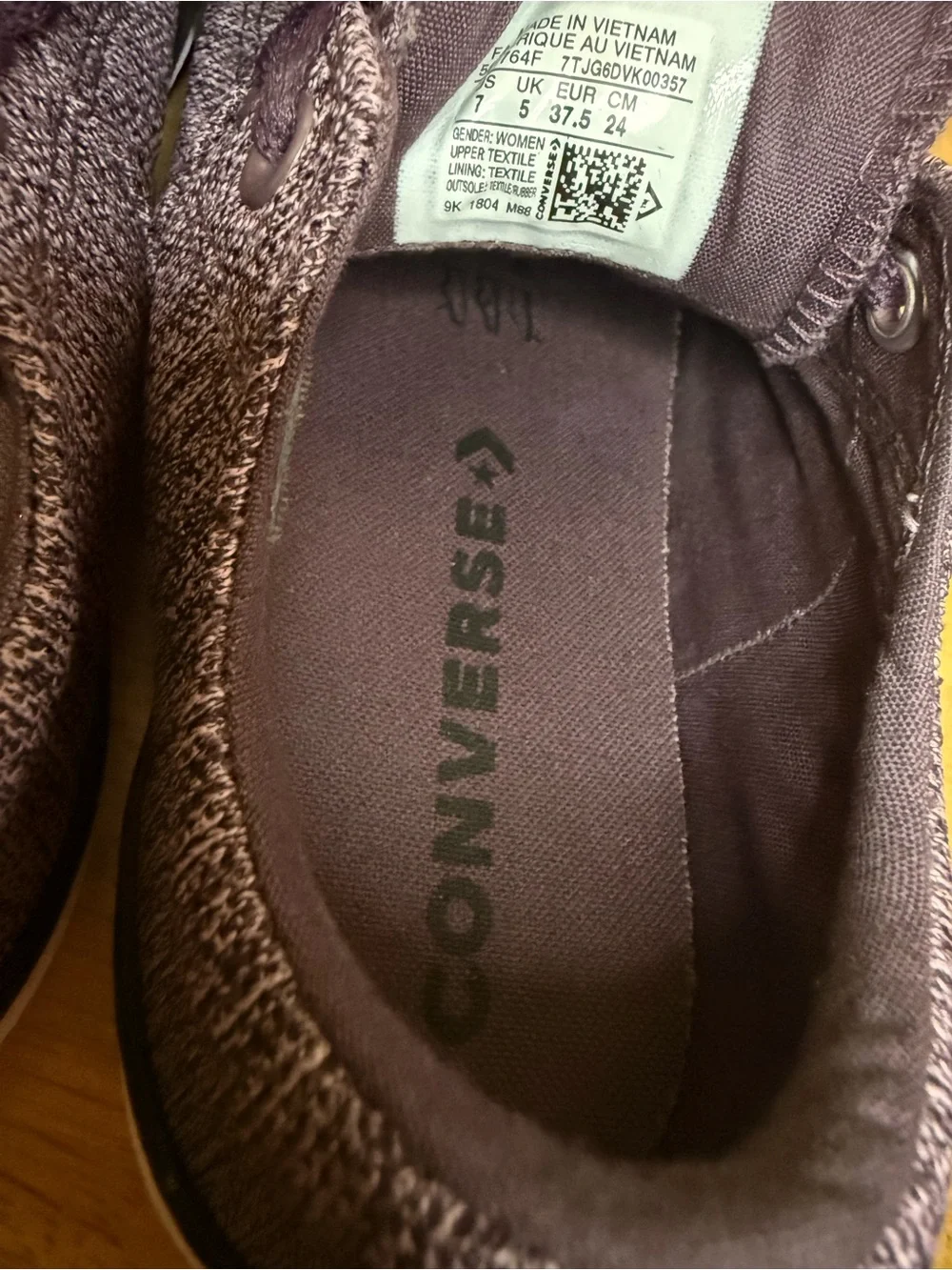 Converse closely size