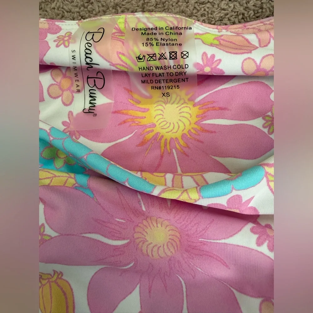 Beach Bunny set nwt
