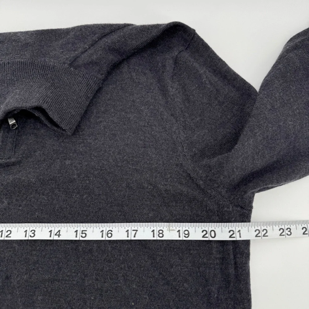 Banana Republic sweater fits