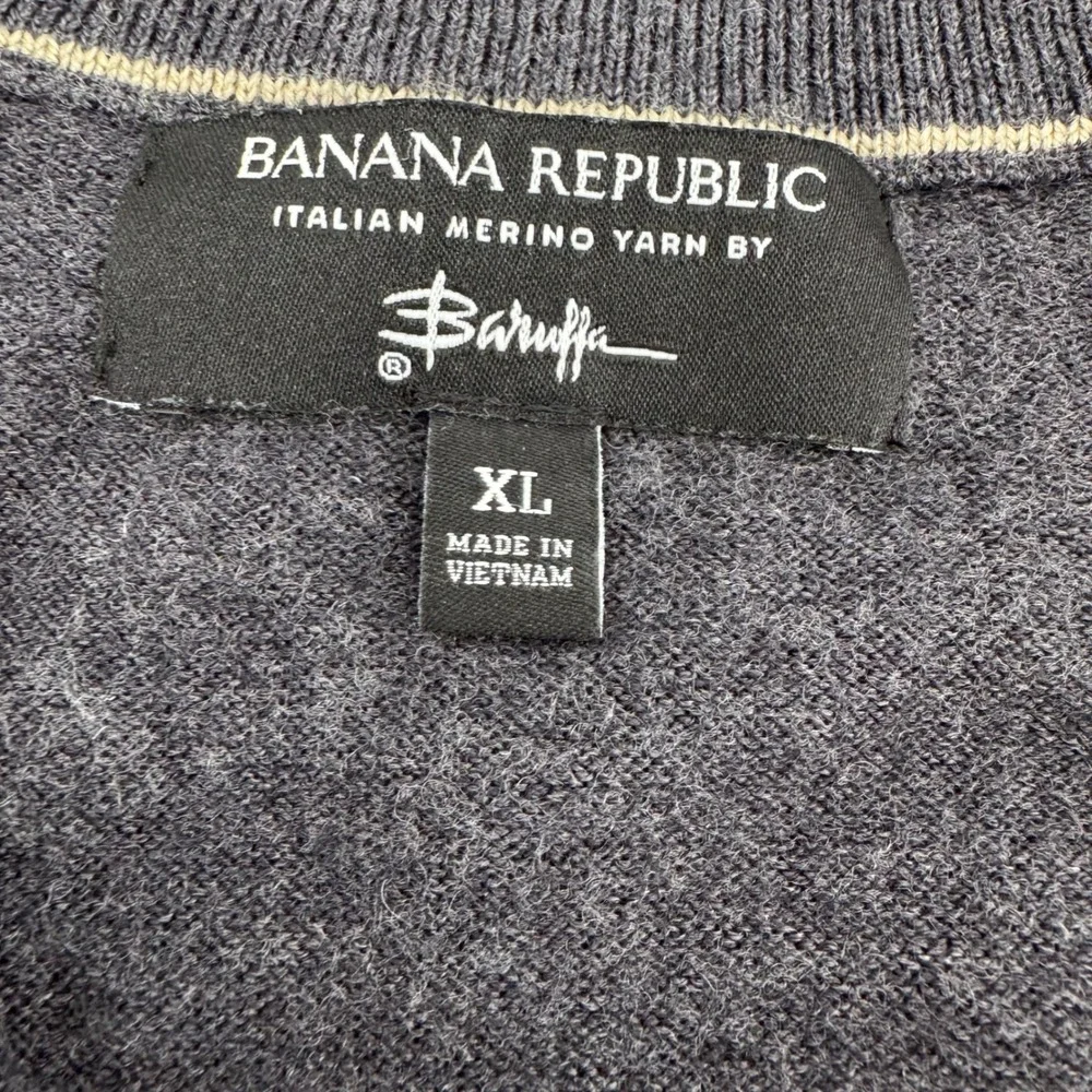 Banana Republic sweater fits