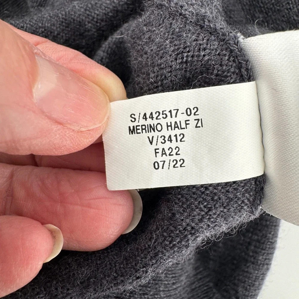 Banana Republic sweater fits
