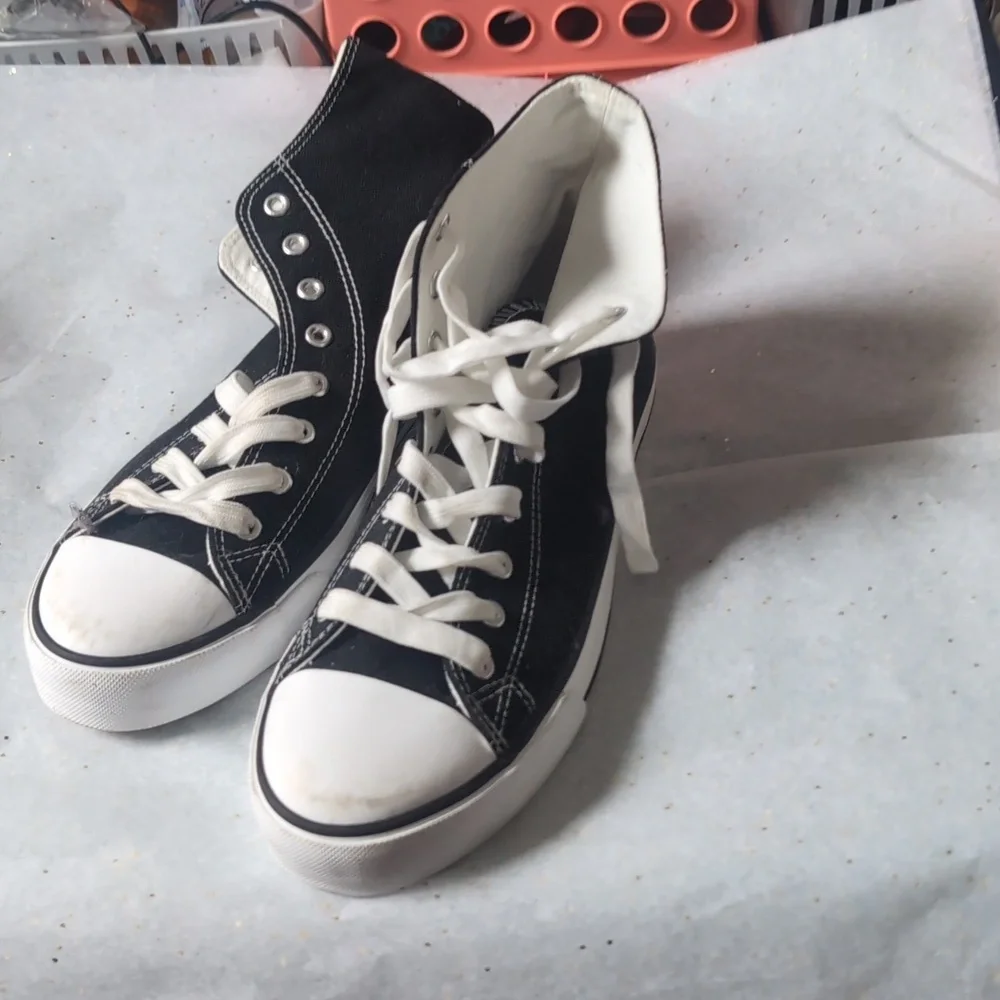 no brand stylish black