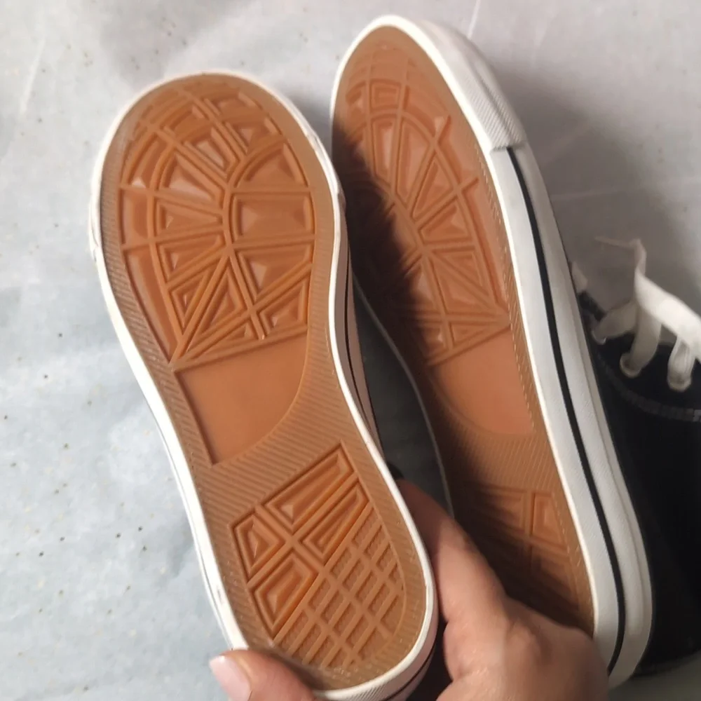 no brand stylish black