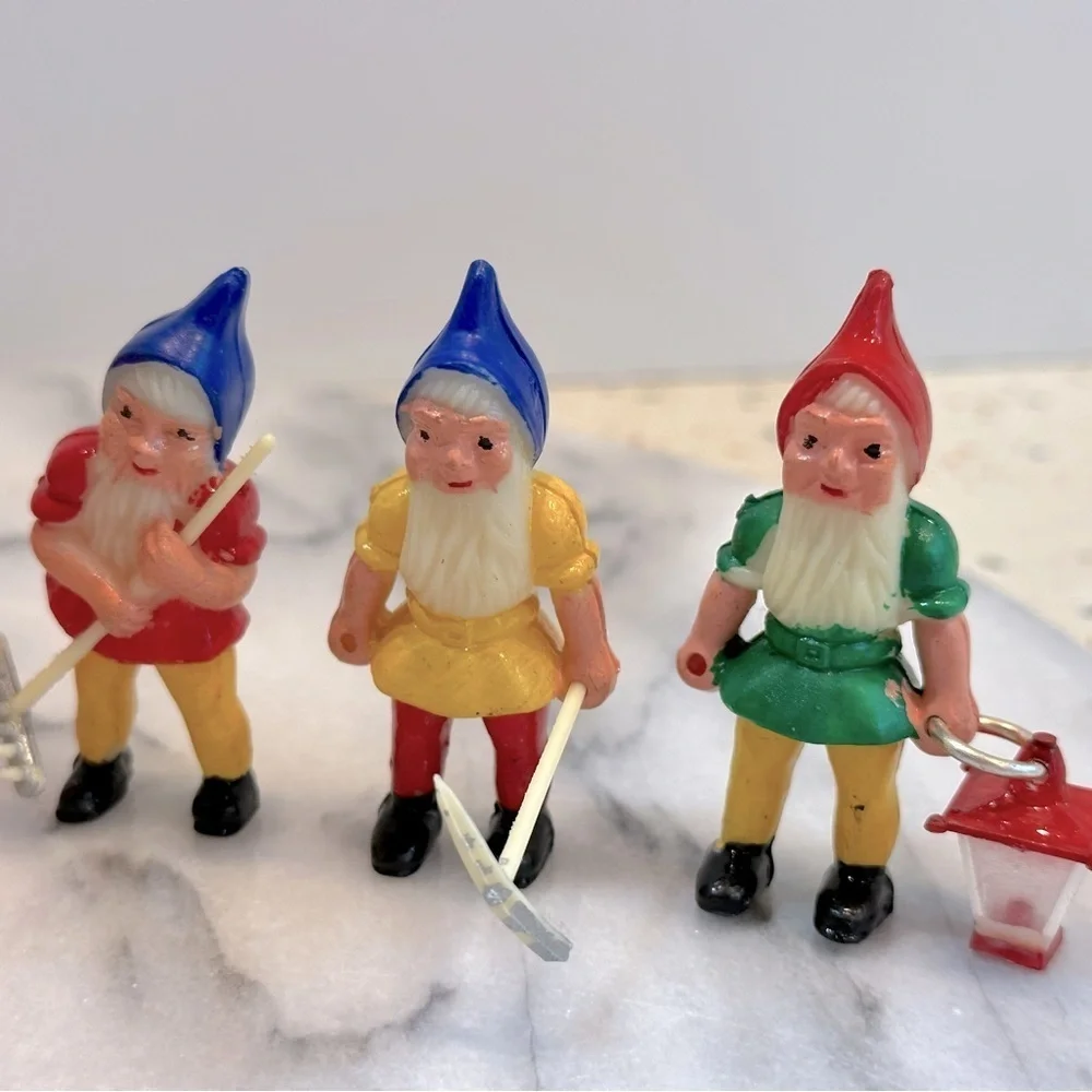 Snow White & 7 Dwarfs vintage snow