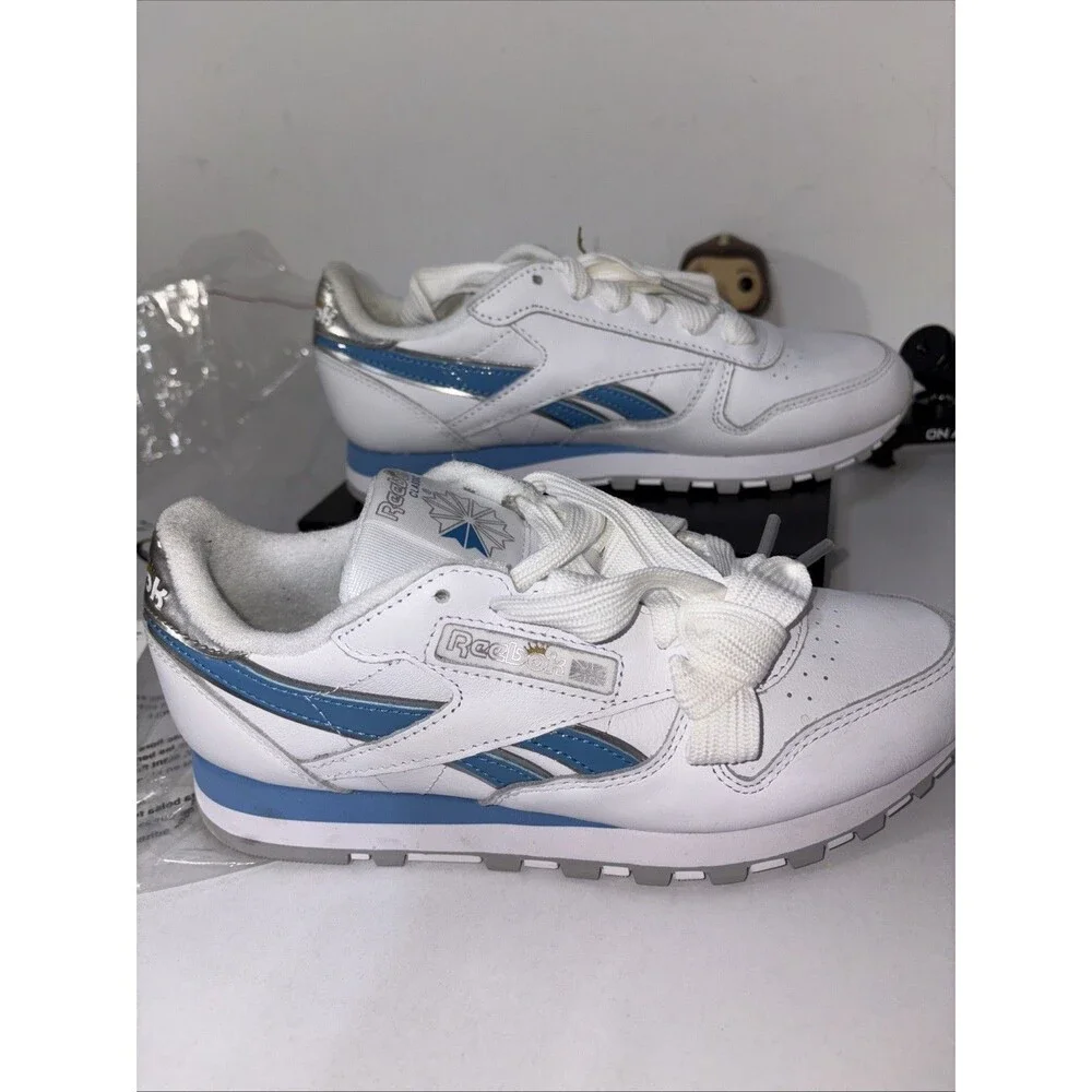Reebok product pair