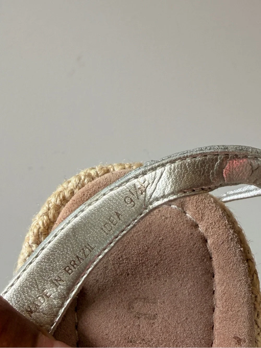 Unisa metallic silver