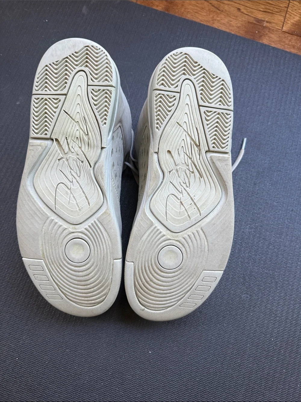Jordan laces gray
