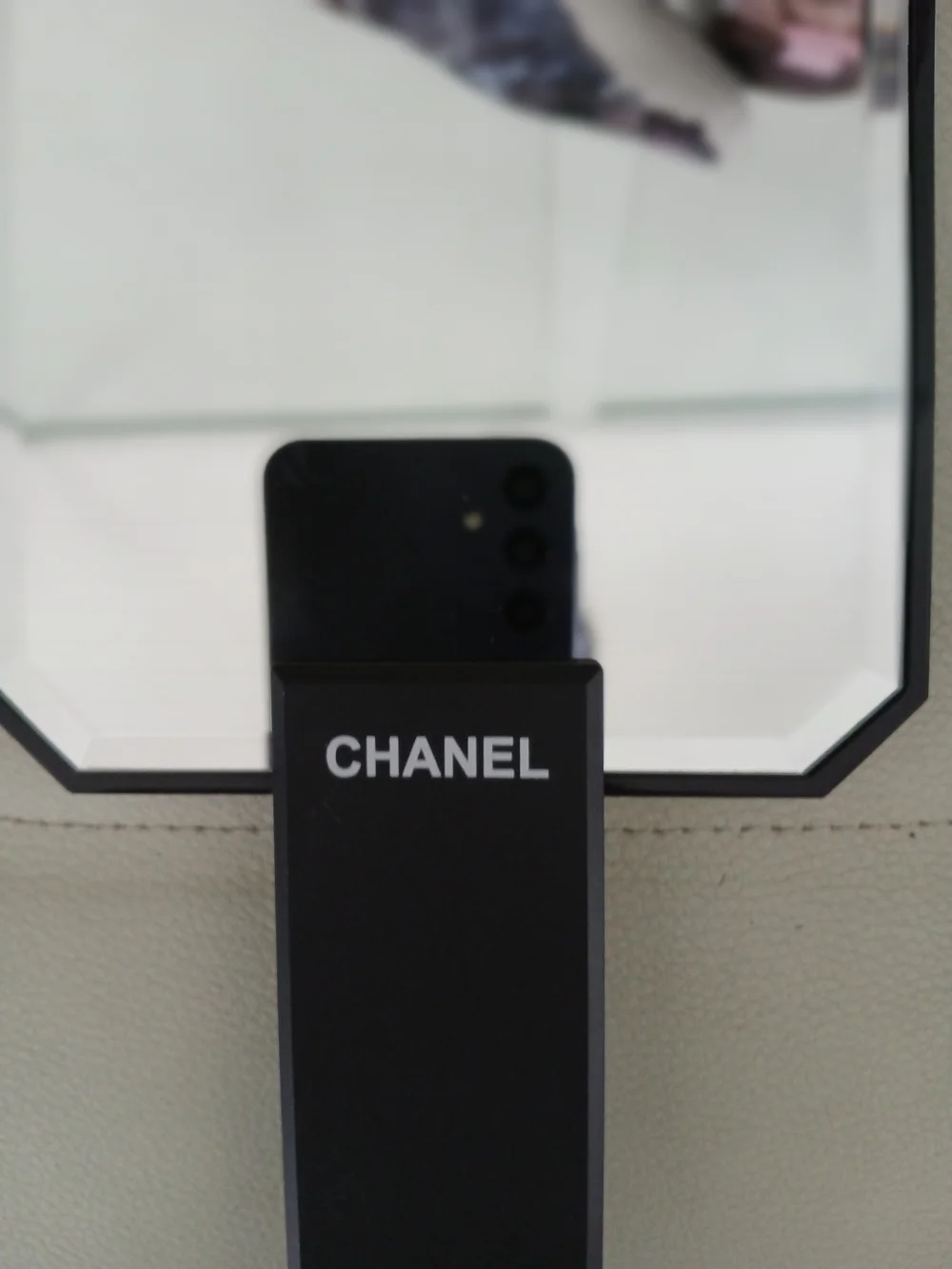 CHANEL stylish easy sleek