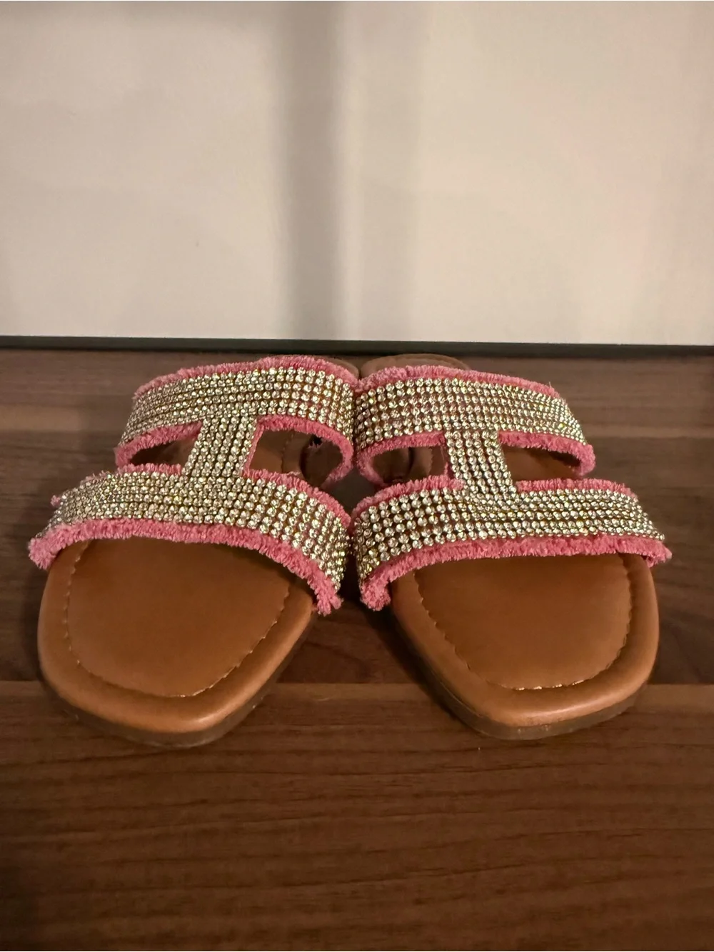 Kelly & Katie slide sandals