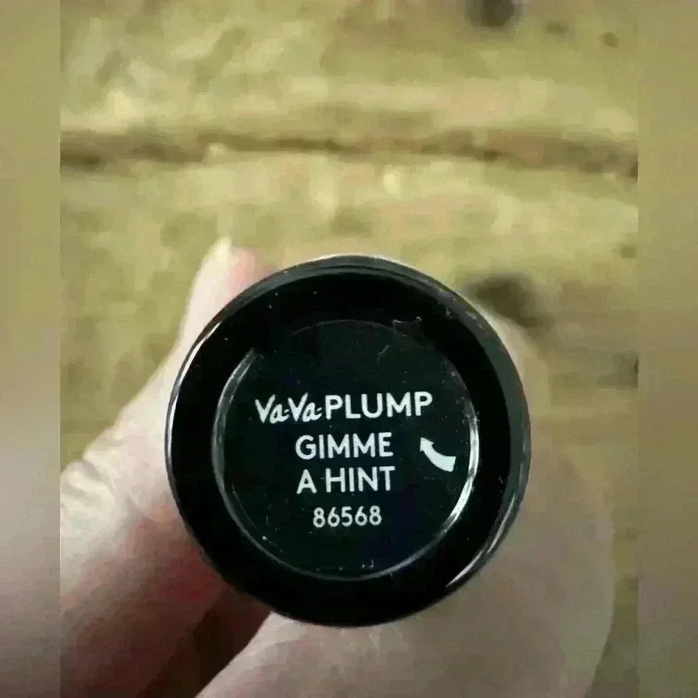 Buxom va plump