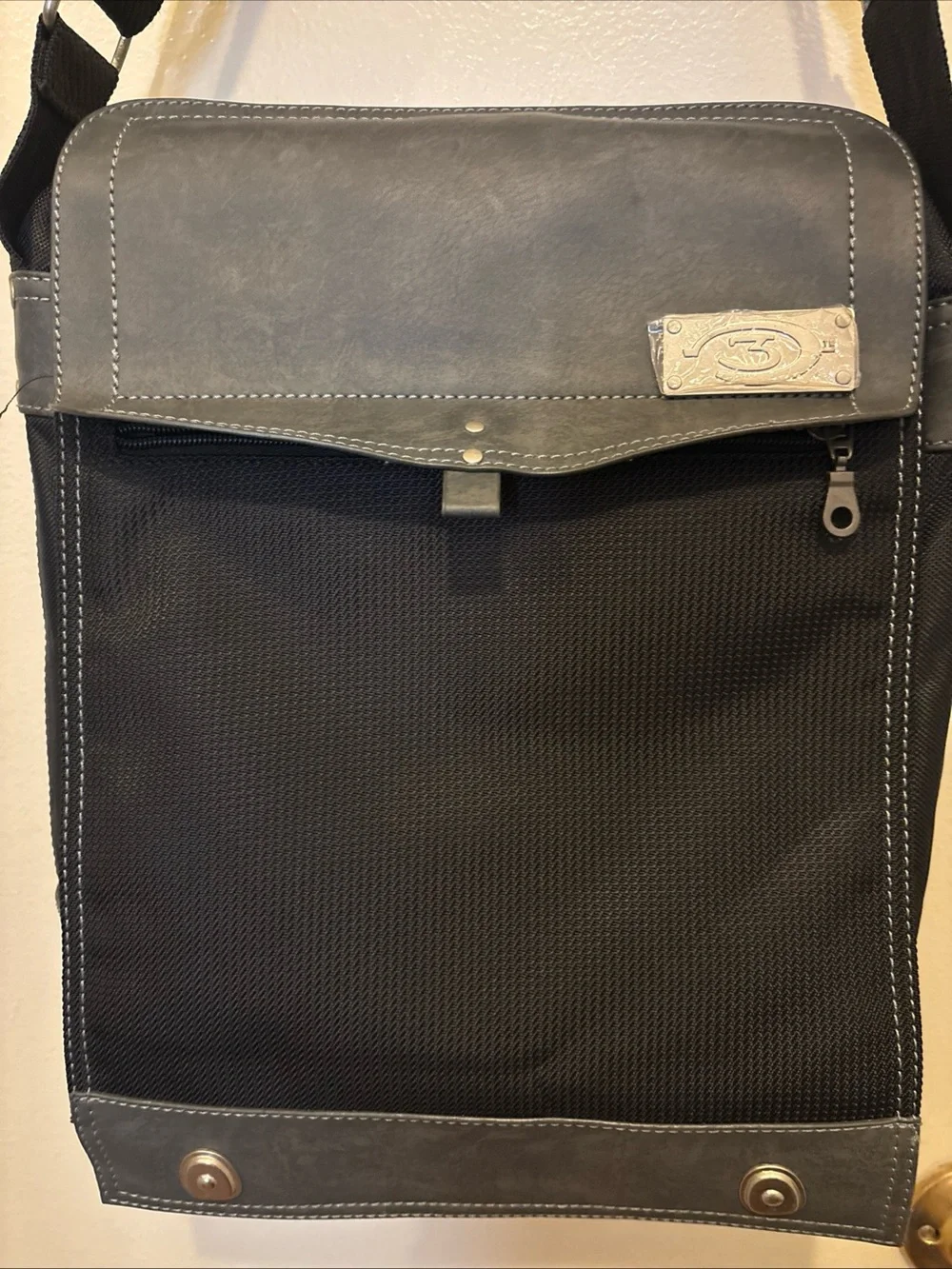 Halo versatile black