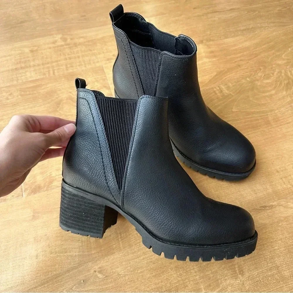 MIA excellent worn
