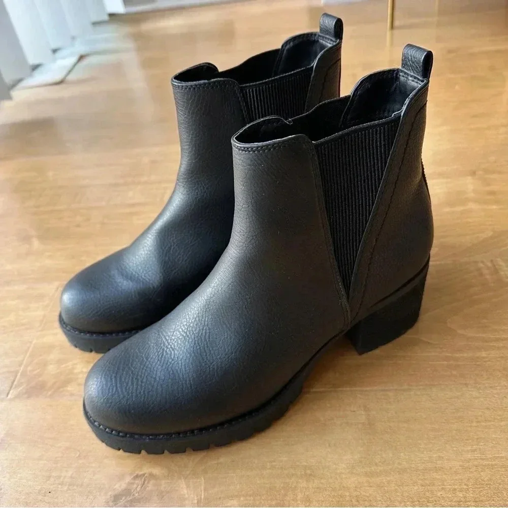 MIA excellent worn