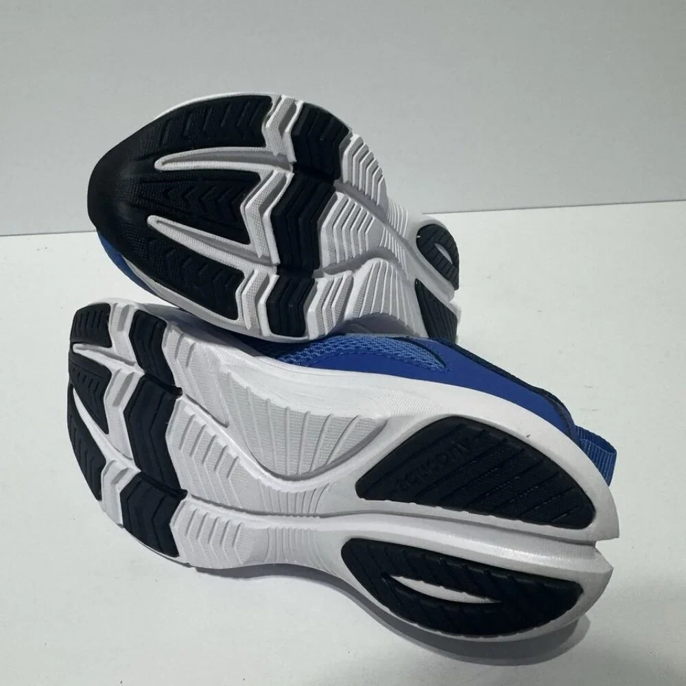 Saucony sneakers new axon