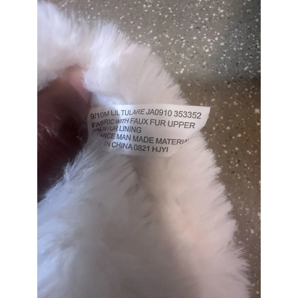 Juicy Couture stay cozy