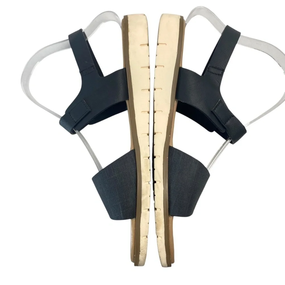 Bata ankle buckle