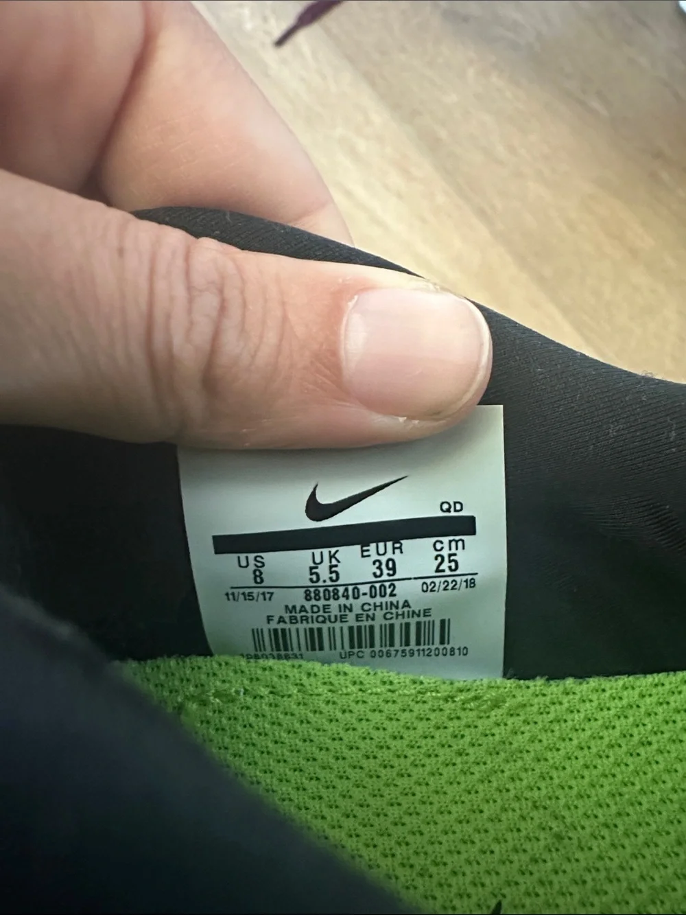 Nike greenish sides contrast