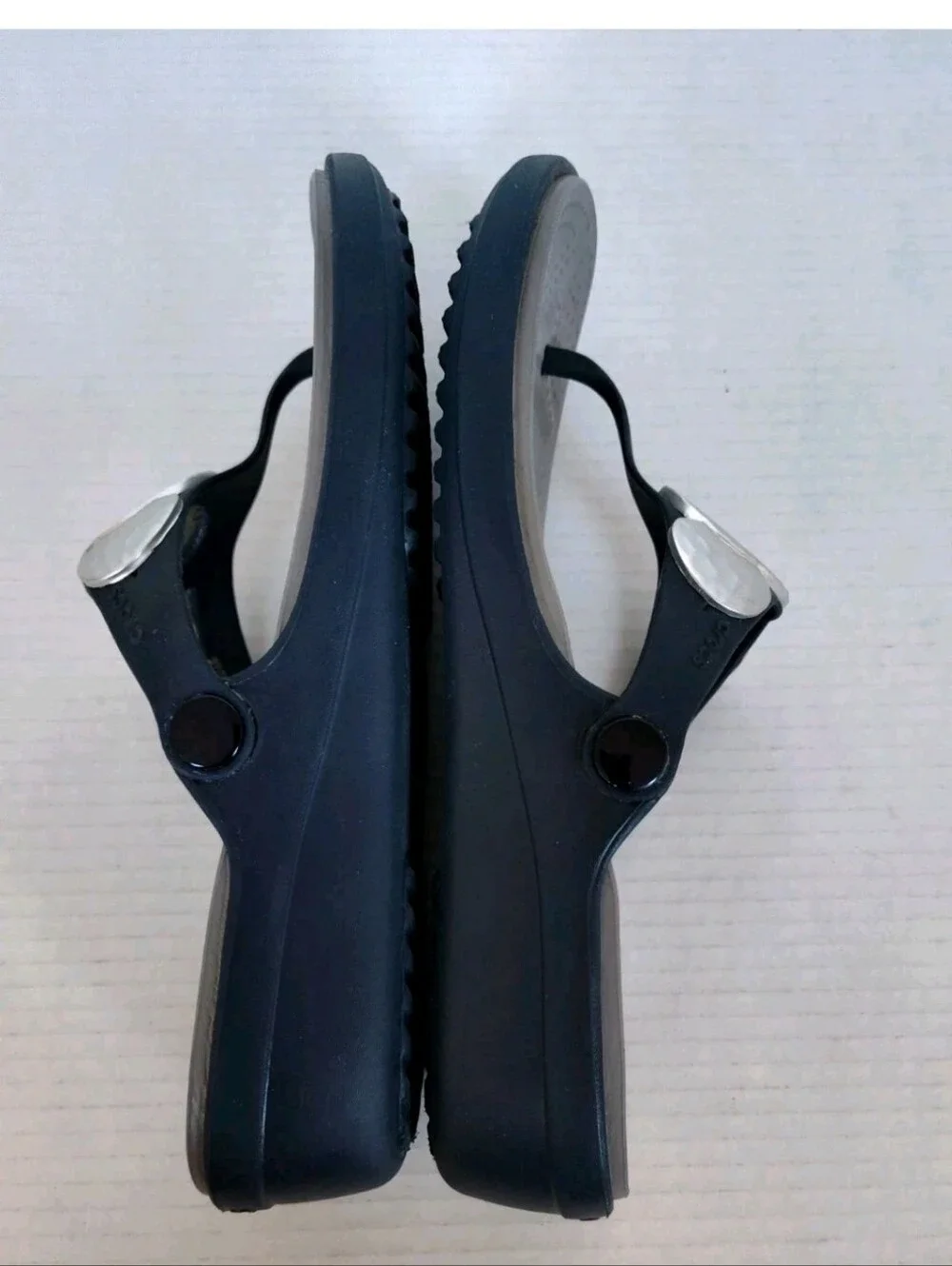 CROCS thong style