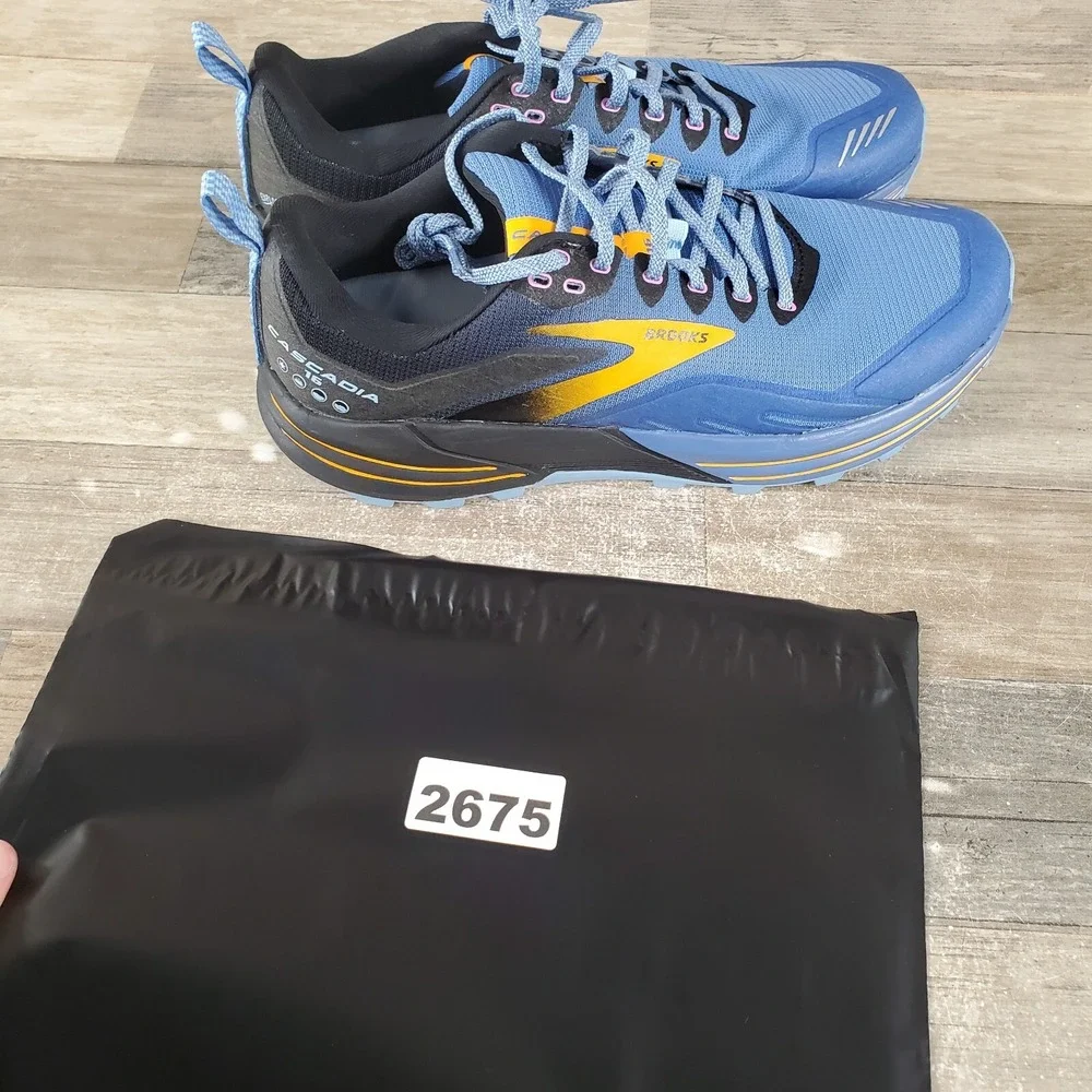 Brooks worn 1x
