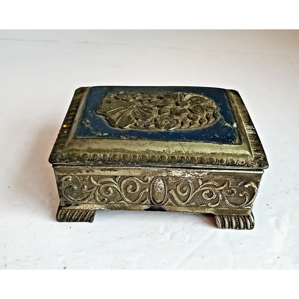 Unbranded silver footed