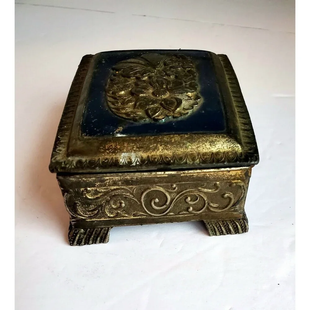 Unbranded silver footed