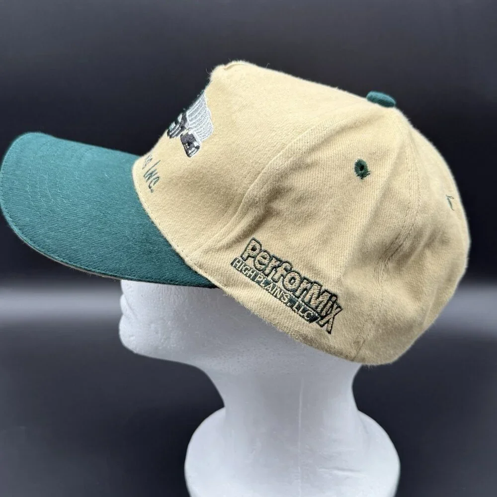 Beaver Caps great preloved