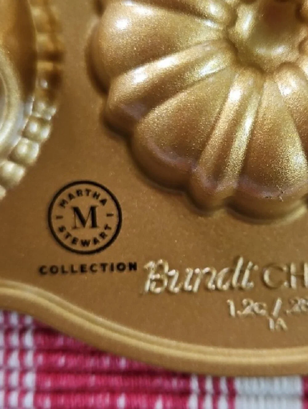 Nordic Ware holiday baking crisp