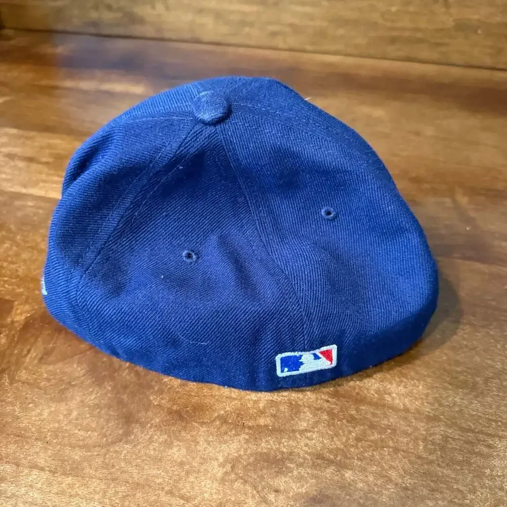 Mishka size fitted