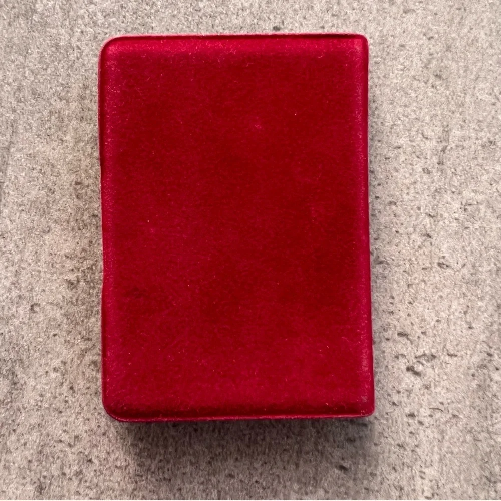 Woodward & Lothrop vintage compact