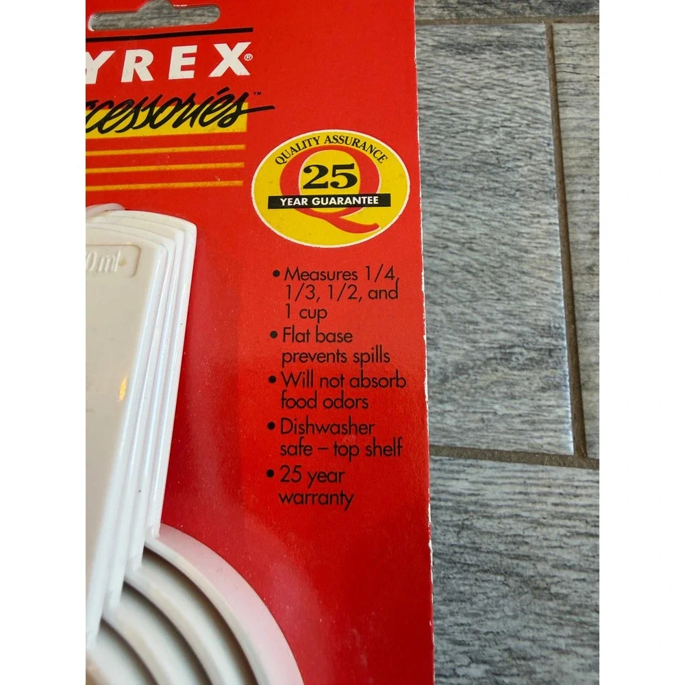 Pyrex accessories measuring