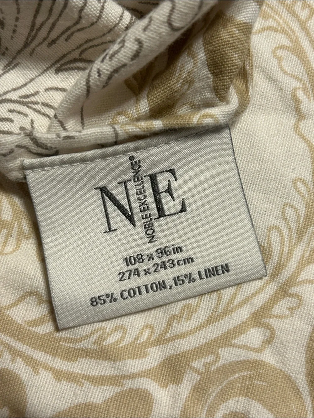 Noble Excellence elegant paisley
