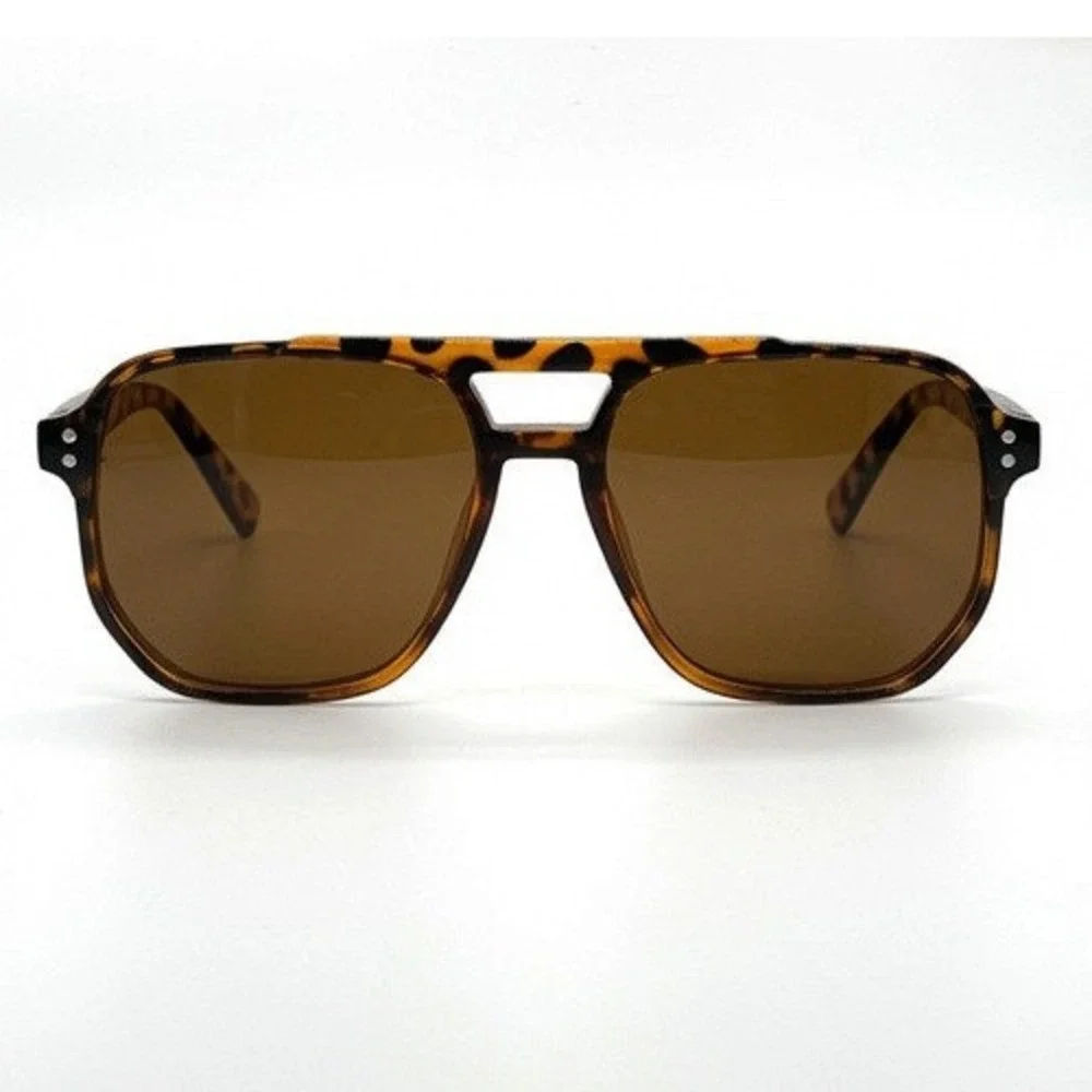 Unbranded classic style